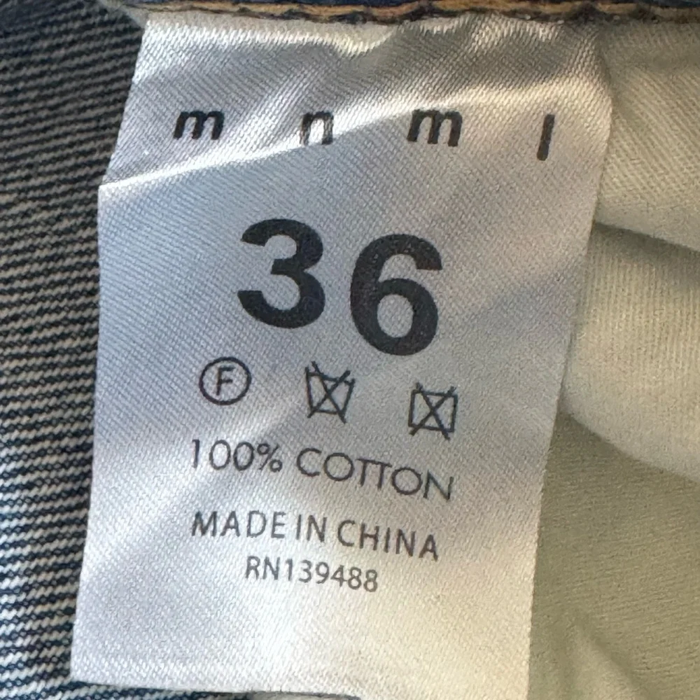 MNML Men’s Distressed straight Jeans